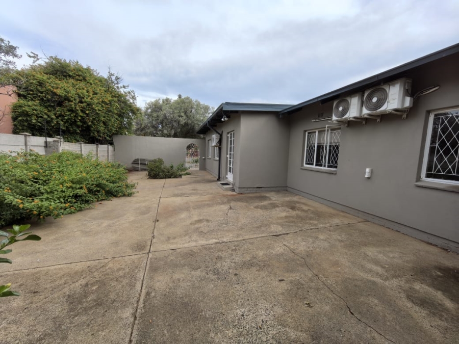 5 Bedroom Property for Sale in Labram Northern Cape